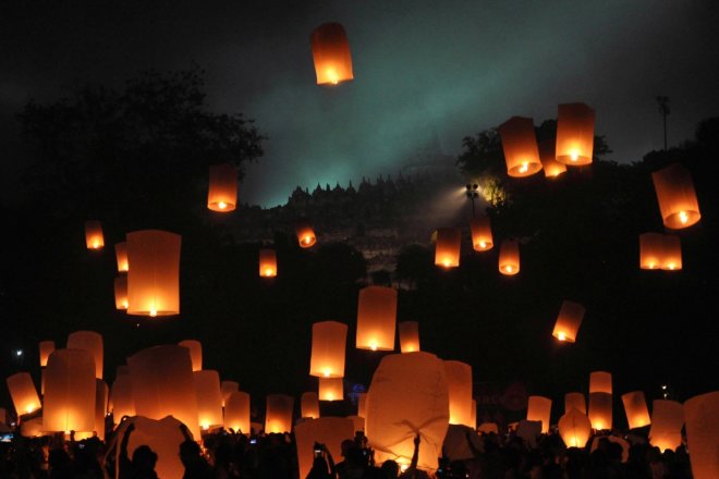 Thailand cancels, reschedules flights ahead of lantern festival