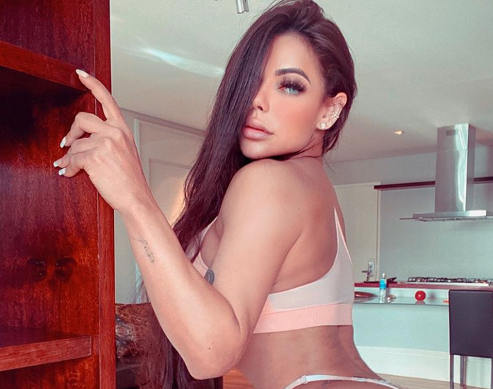 Suzi Cortez Flaunts Butts on Instagram