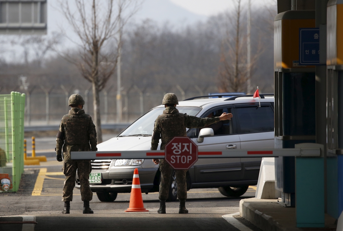 South Korean soldiers stand guard
