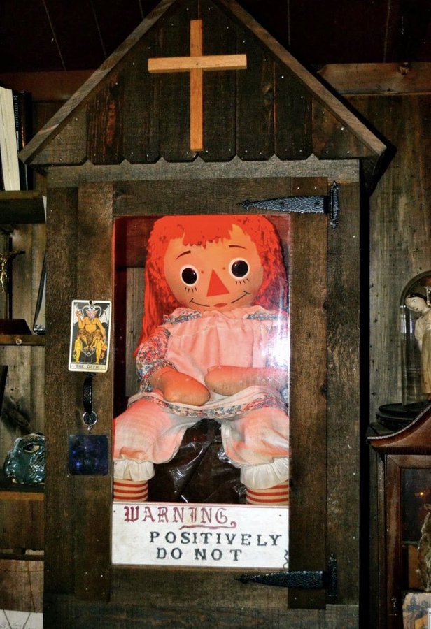 haunted museum annabelle doll