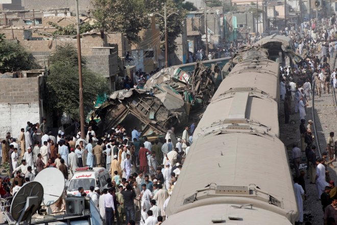 India: At least 90 dead, 150 injured in train accident in Uttar Pradesh India: At least 90 dead, 150 injured in train accident in Uttar Pradesh
