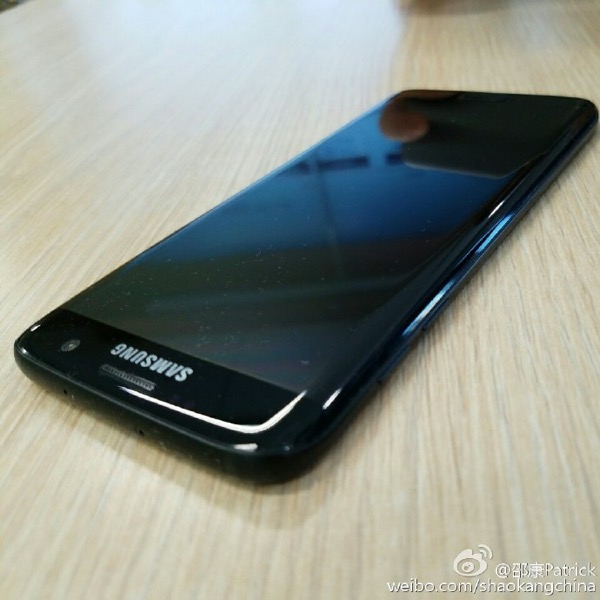 Jet Black Galaxy S7 Edge