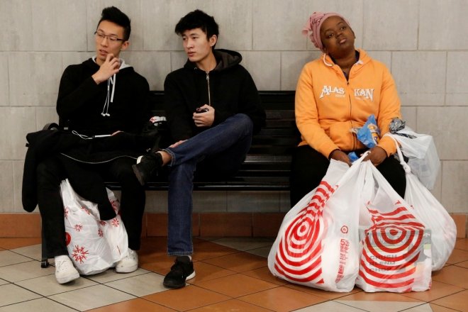 Black Friday weekend 2016: Shoppers continue to visit stores to grab the best deals Black Friday weekend 2016: Shoppers continue to visit stores to grab the best deals