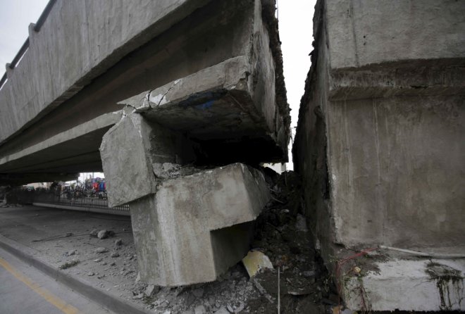 At least 2 killed, 4 injured after overhead bridge collapses in Malaysia At least 2 killed, 4 injured after overhead bridge collapses in Malaysia