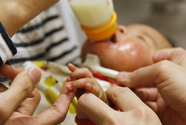 Hong Kong cab driver arrested for uploading photo of breastfeeding passenger on Facebook