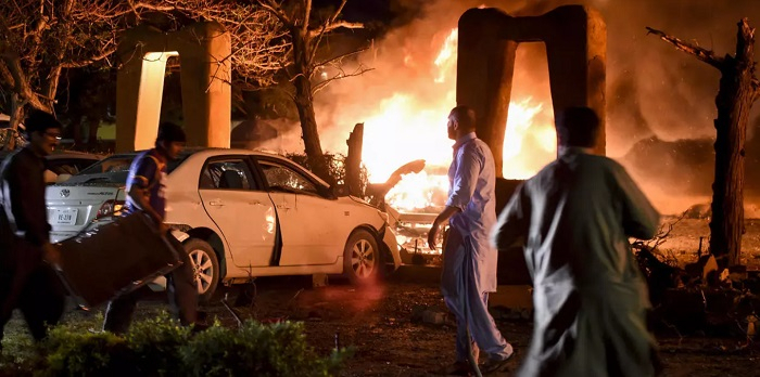 Pakistan Car Bombing Kills Four
