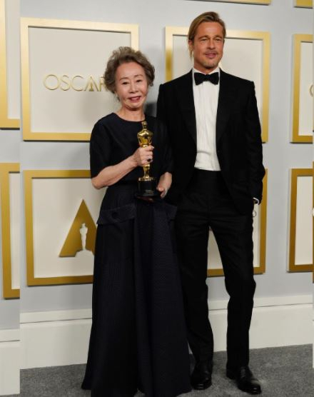 Video: Youn Yuh Jung of 'Minari' Wins Oscar Award; Her Hilarious Acceptance Speech Wins Hearts
