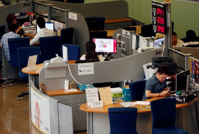 Singapore jobs outlook gloomy as only 15% of employers look at hire in Q1 2017 Singapore jobs outlook gloomy as only 15% of employers look at hire in Q1 2017