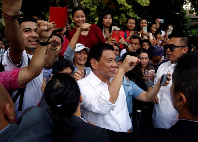 Philippines President Duterte addresses thousands of Filipinos in Singapore Philippines President Duterte addresses thousands of Filipinos in Singapore