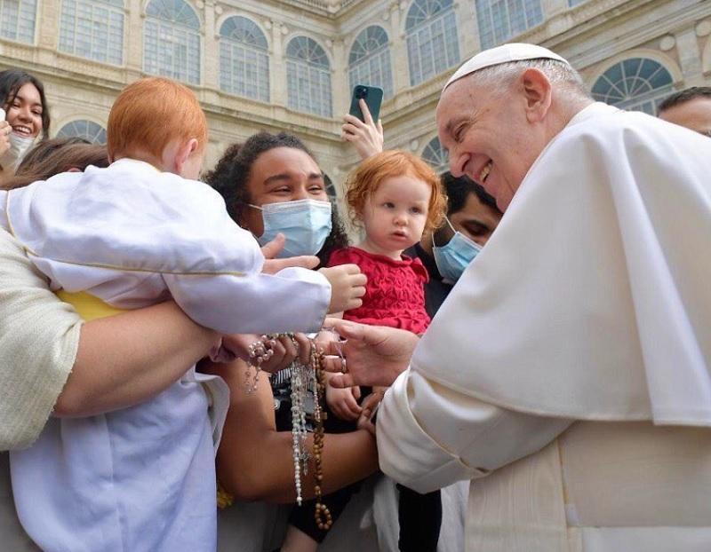 Pope Francis Health: Pontiff Undergoes Major Intestinal Surgery in Rome ...