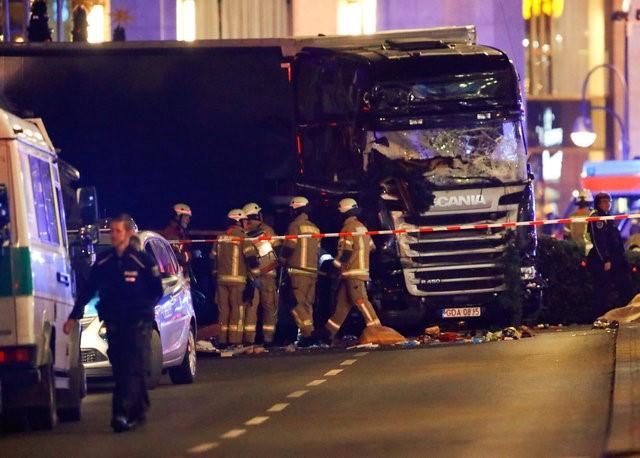 berlin terror attack as lorry plows into crowd killing 12