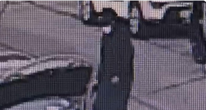 Gunman dressed in Hasidic clothing Gunman dressed in Hasidic clothing