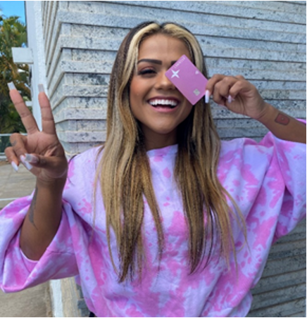 Camila Loures Camila Loures