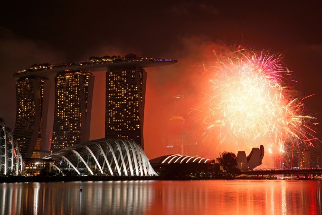 In Pictures: New Year celebrations ring in 2017 around the world