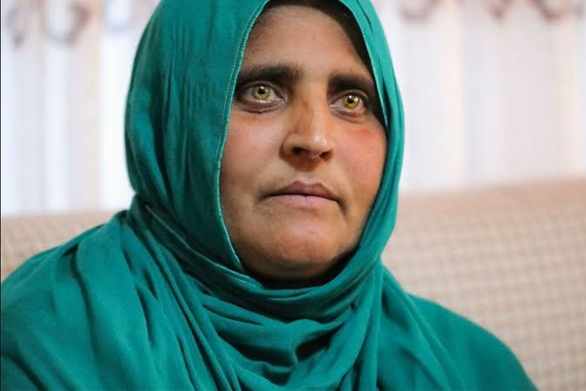 Sharbat Gula: National Geographic's Green-Eyed 'Afghan Refugee Girl ...