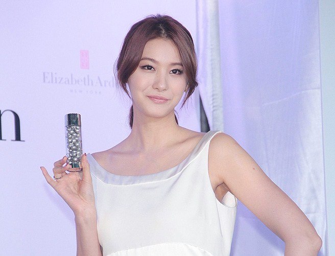 Yoo In Young had 'negative thoughts' while filming a bed scene