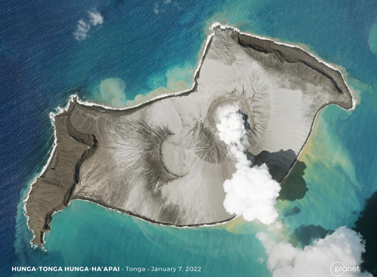  The image showed the land collapsed beneath the water from the erupting volcano