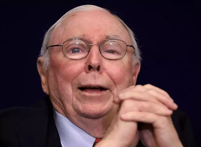 Charlie Munger Supports 'Crypto Ban' After Business Partner Warren ...