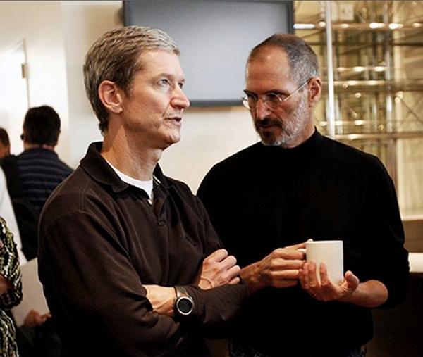 Steve jobs and tim cook