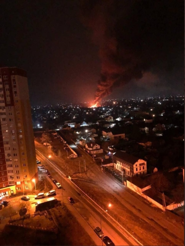 Explosions rock Kiev Explosions rock Kiev