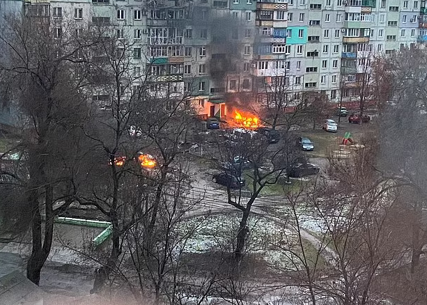 Mariupol remained surrounded by Russian troops under constant shelling Mariupol remained surrounded by Russian troops under constant shelling