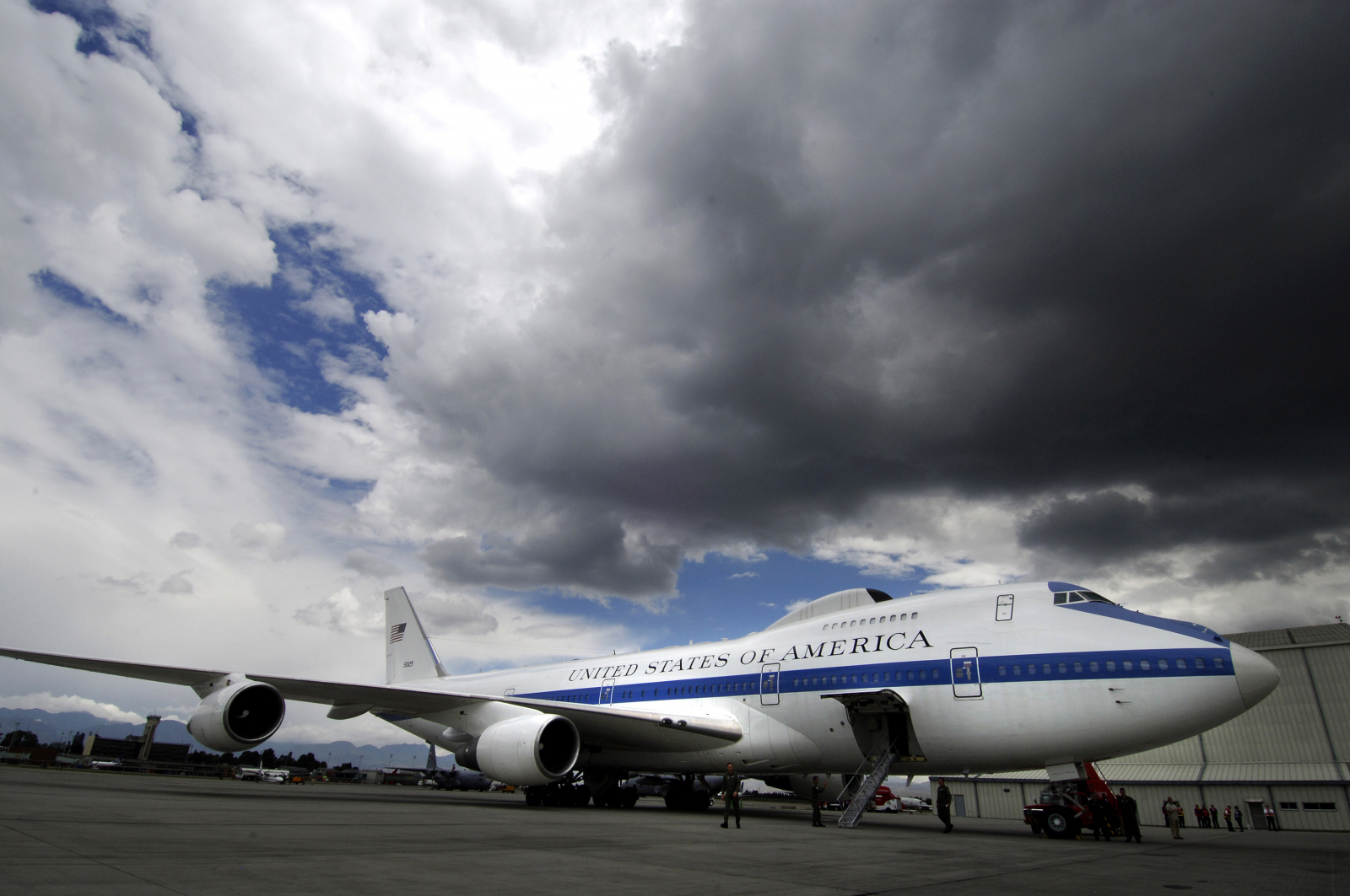 Us Doomsday Plane Designed To Survive Nuclear War Spotted Over Europe