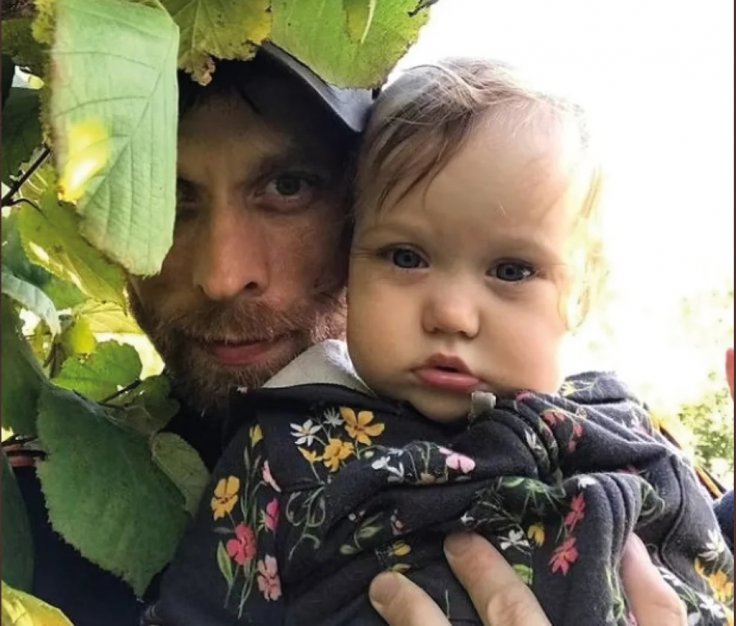 Daniel Auster with daughter Ruby