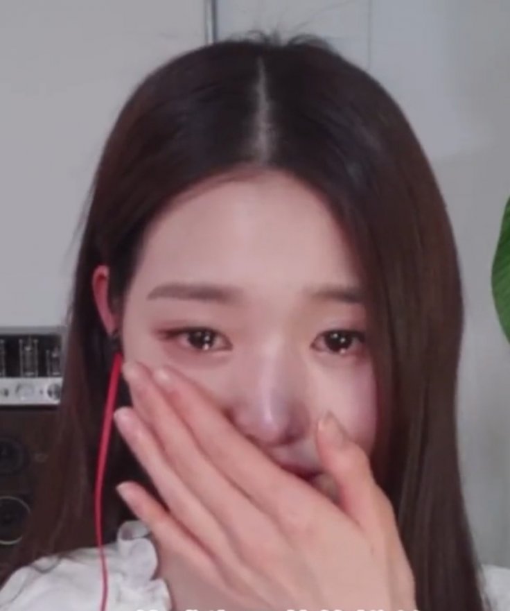 IVE Member Wonyoung Struggles to Hold Back Tears During Video Call ...