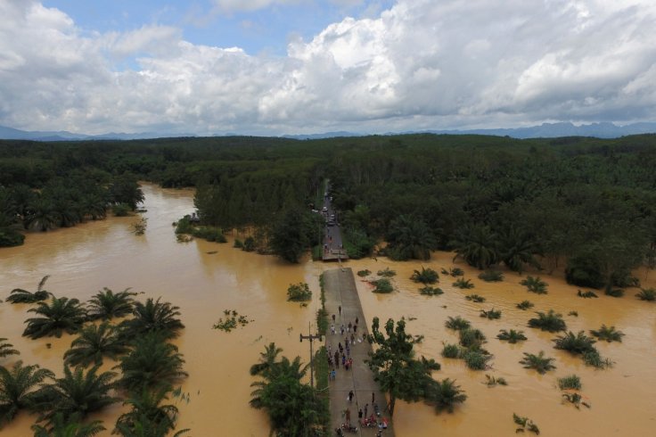 Thailand flood death toll rises to 40, authorities expect more rainfall and hardship from unseasonable floods