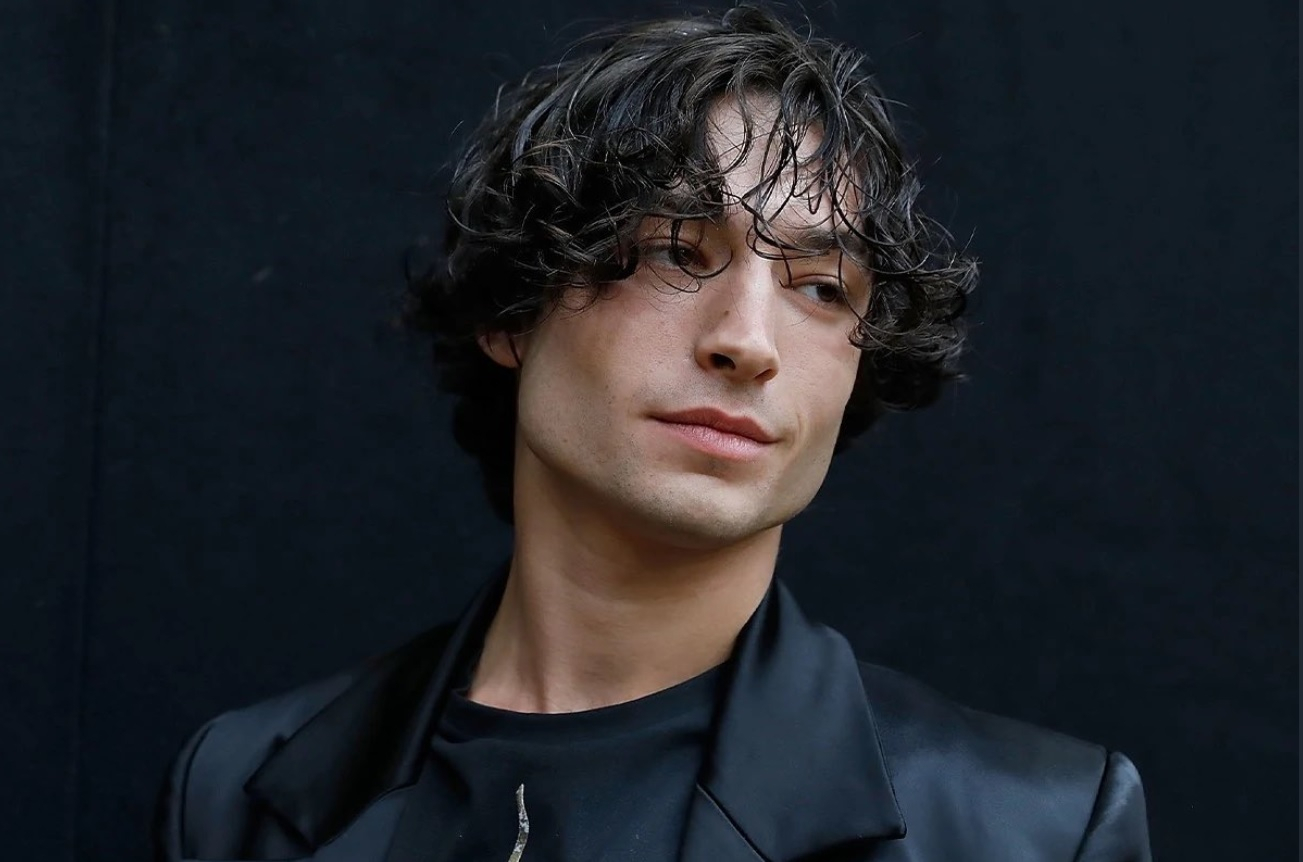 Ezra Miller Reportedly Housing Mom, 3 Kids at Vermont Farm with Guns ...