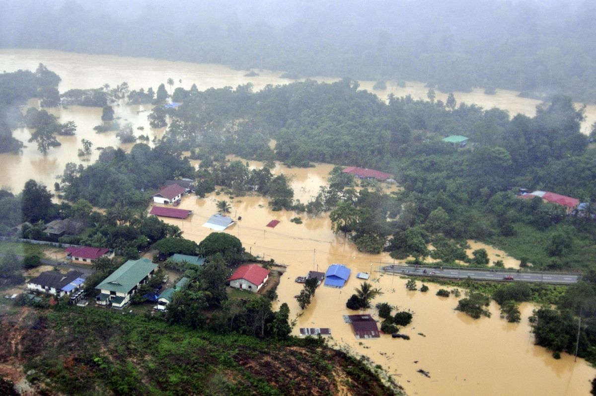 Johor floods 8,000 people hit; thousands evacuated as heavy rain sets