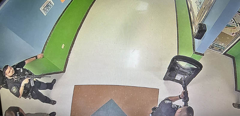 Uvalde Cops with Rifles and ballistic shield