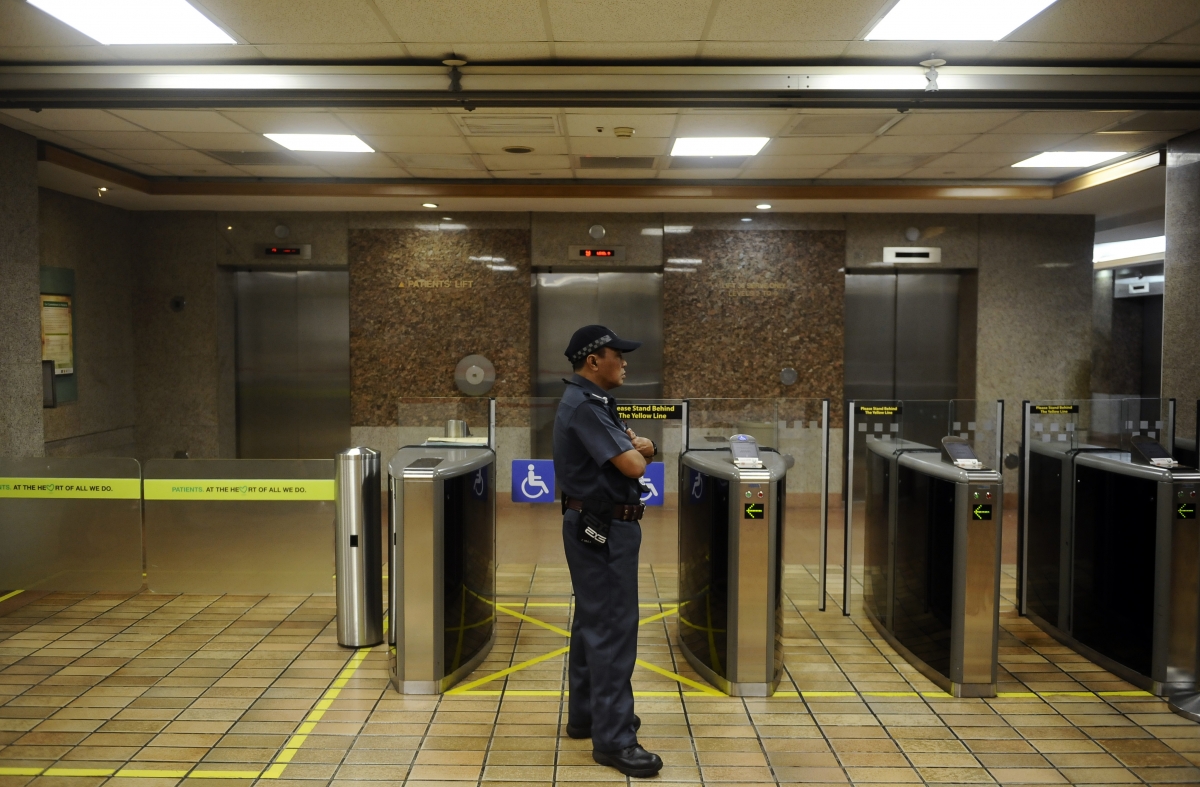 Senior hospital staff punished for Singapore hepatitis C outbreak