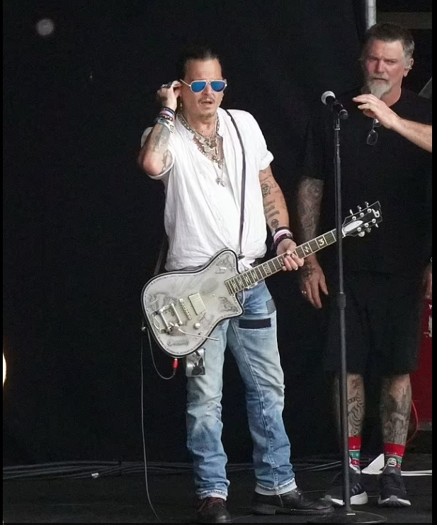 Johnny Depp rehearsing