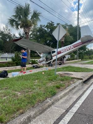 A Cessna 182 Skylane crashed into Orlando highway