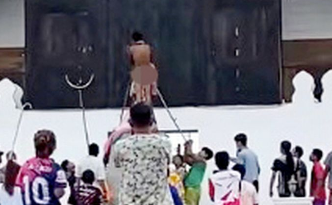 Preechar Chumpla attempted to have sex with a religious monument Preechar Chumpla attempted to have sex with a religious monument