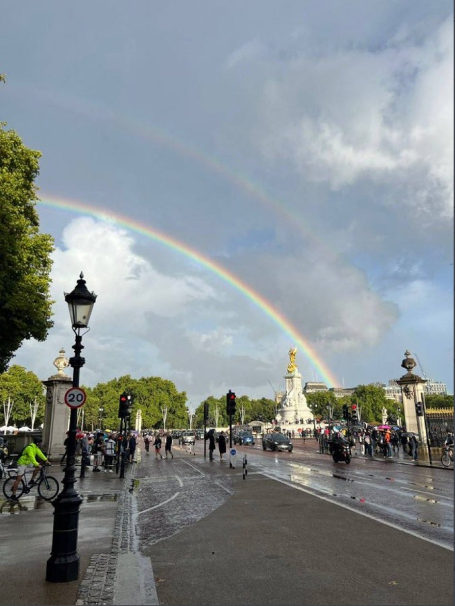 Rainbow Buckingham Palace 