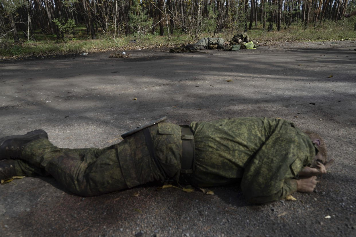 retreating-russian-soldiers-leave-bodies-of-comrades-after-battle-for