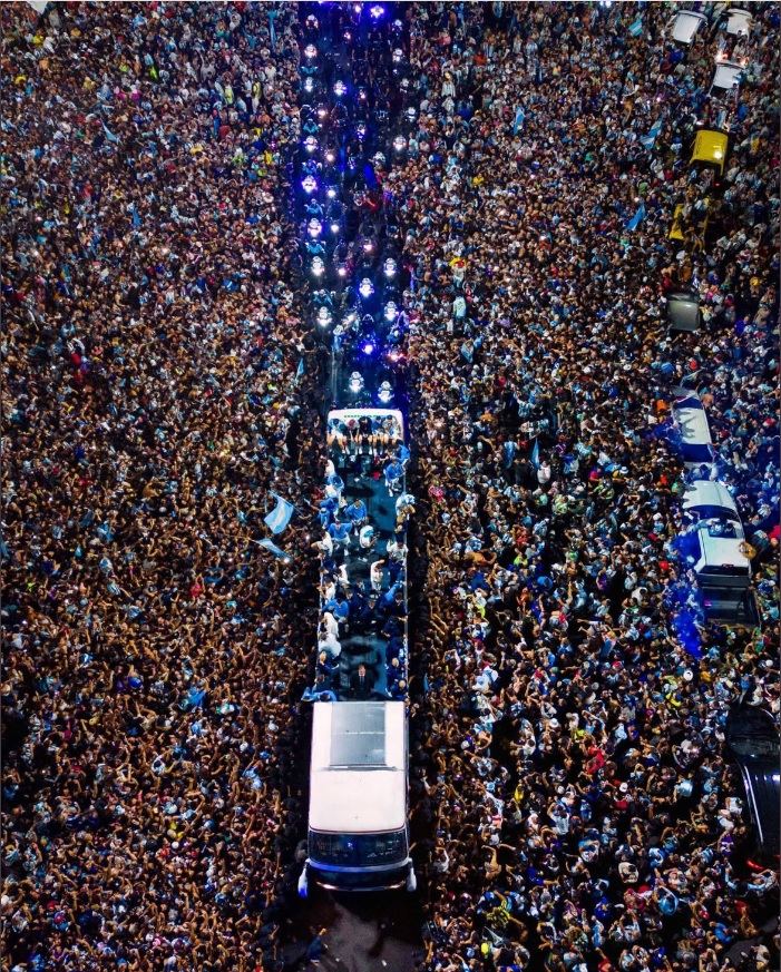 Argentinian Fan Choked to Death by Flag Around His Neck After it Gets ...