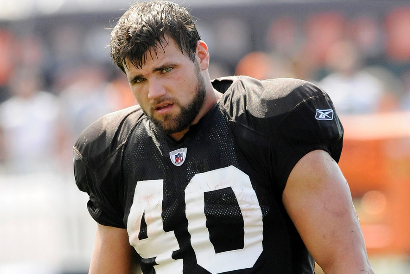 How Is Peyton Hillis? Former NFL Running Back In Critical But Stable ...