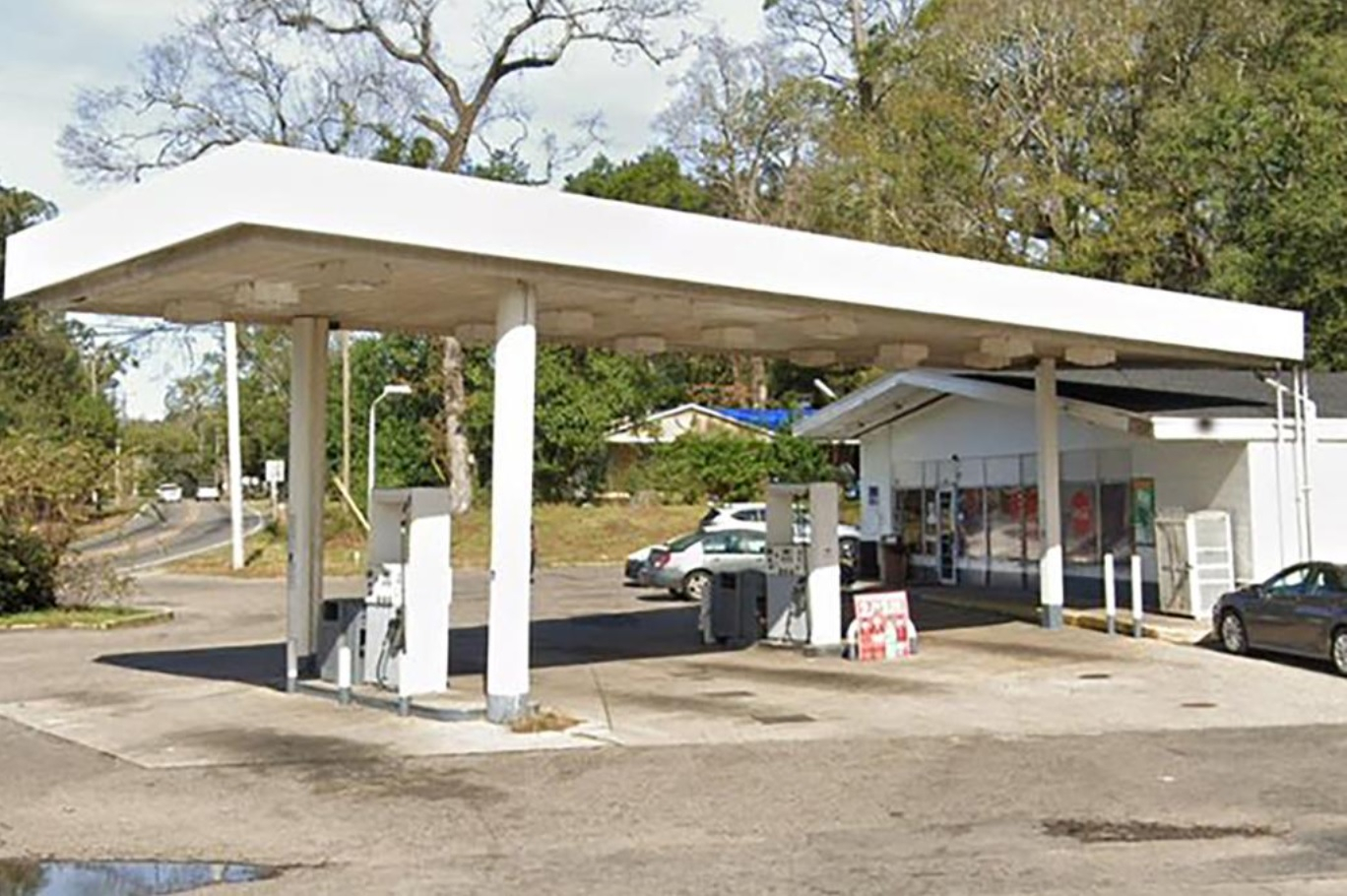 Dismembered Human Penis Found in Parking Lot of Alabama Gas Station ...
