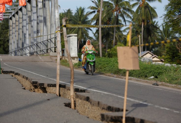Two earthquakes hit Indonesian province of Aceh, causes injuries and damage
