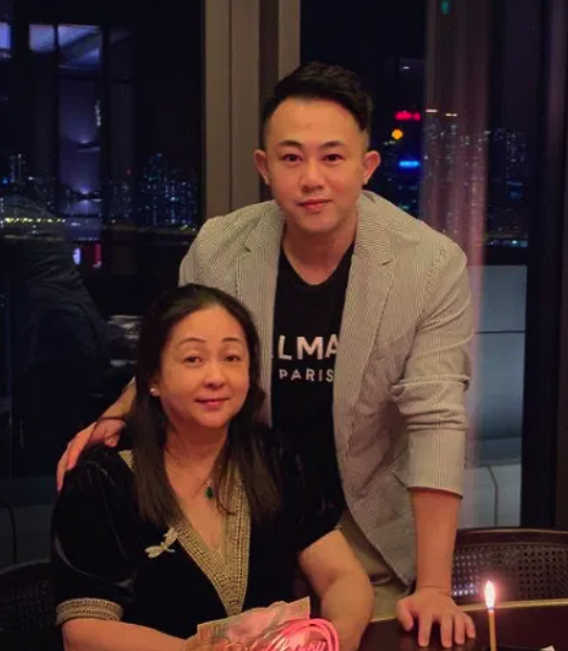 Anthony Kwong and Jenny Li Anthony Kwong and Jenny Li