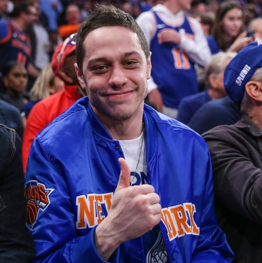 Pete Davidson appears to push away overzealous Knicks fan