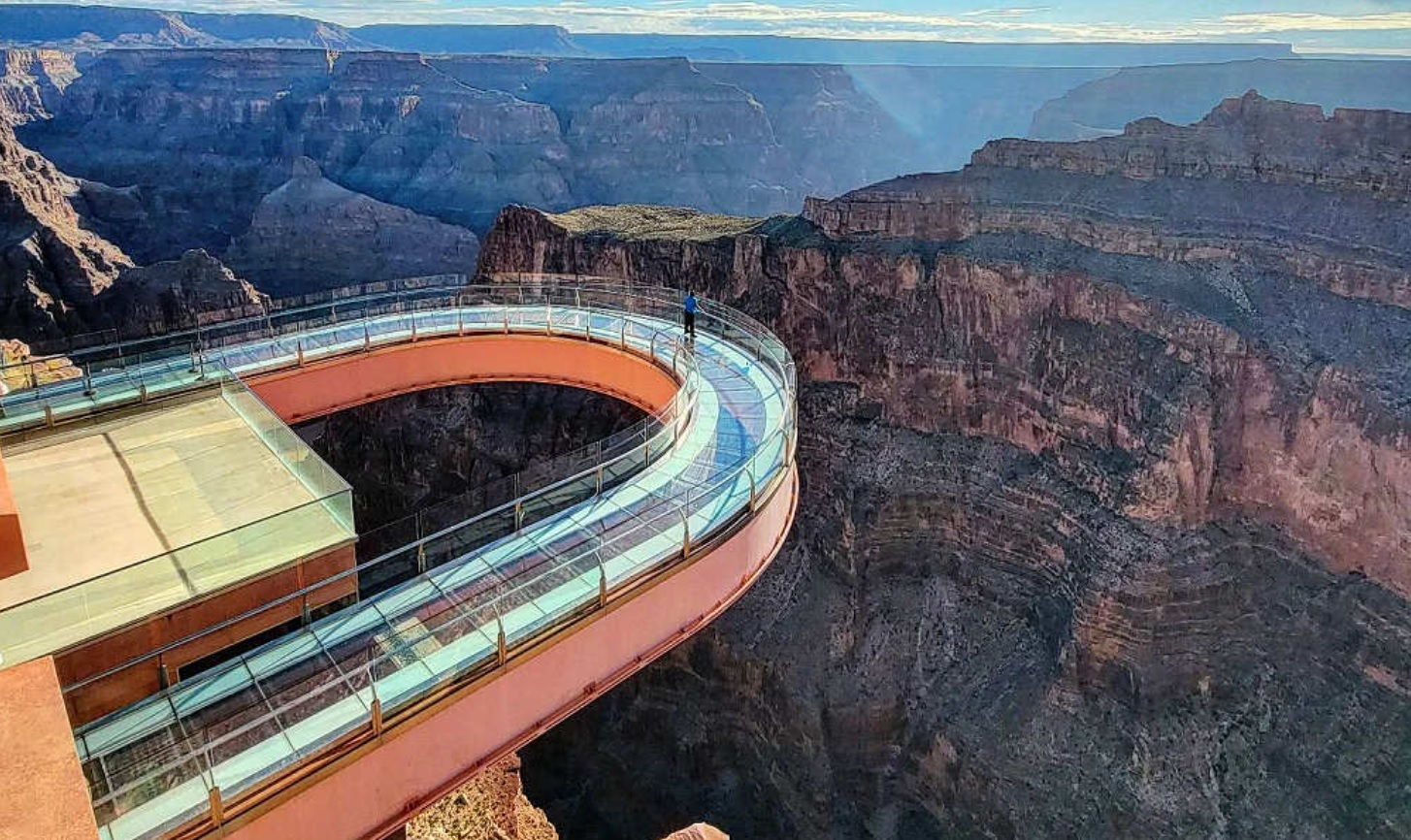 Man Plunges 4,000 Feet to His Death from Grand Canyon Skywalk Overlook