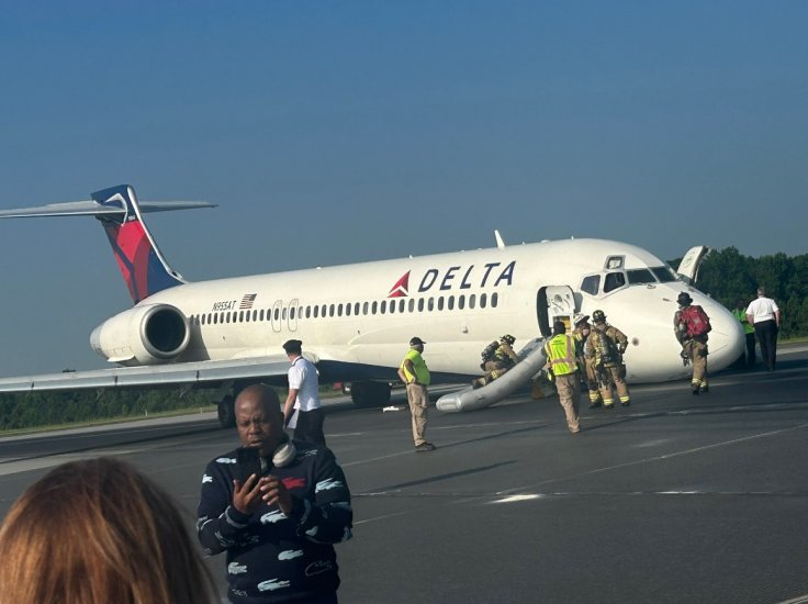 Delta flight emergency landing