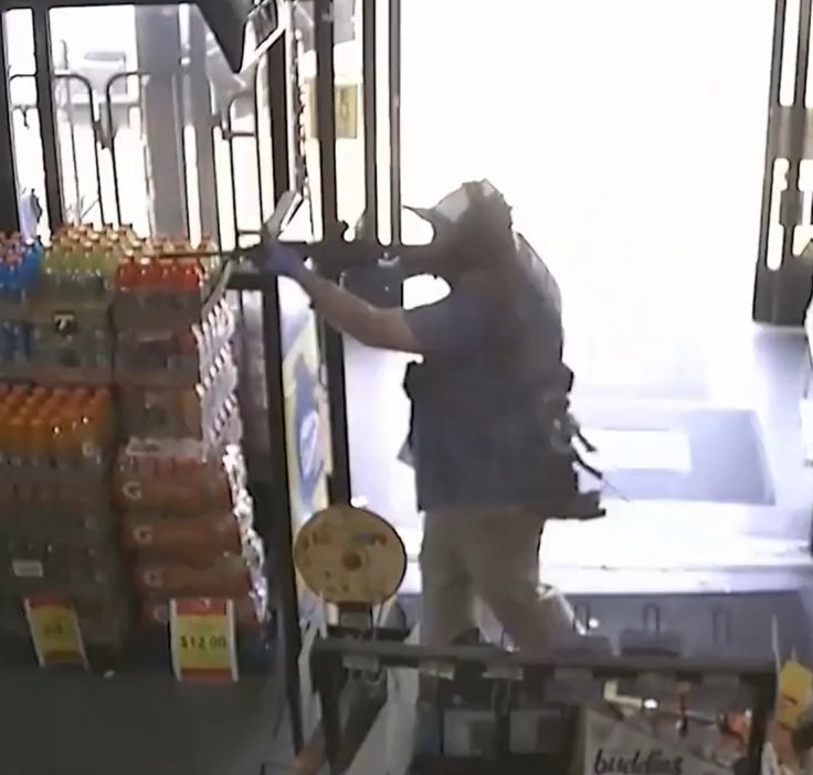 Chilling Video Captures Moment Gunman Ryan Palmeter Enters Dollar ...