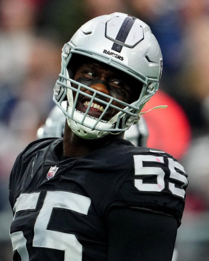 Raiders' Chandler Jones not expected to play Sunday after social media  rants against organization