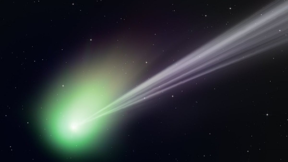 Rare Green 'Devil's Comet' to Illuminate Total Solar Eclipse Across