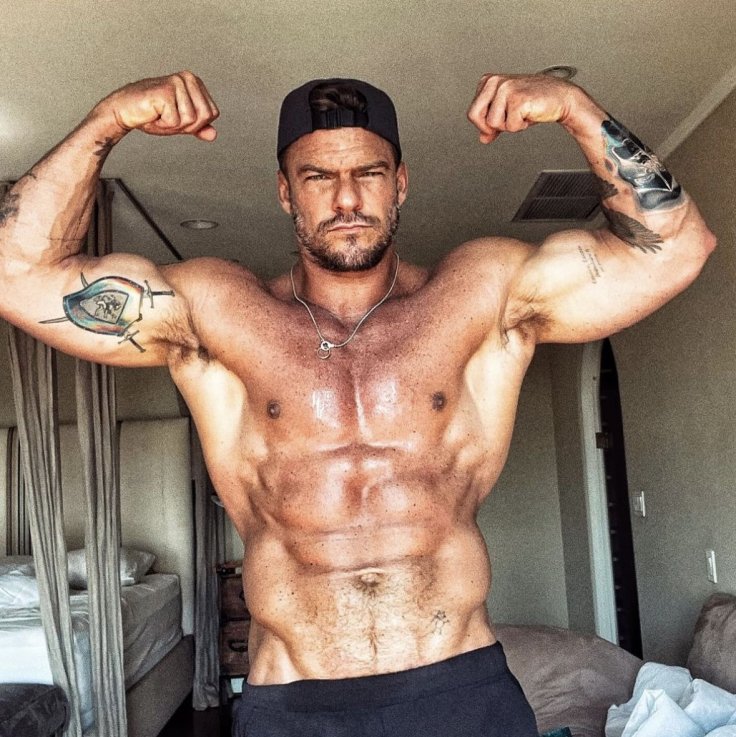 Alan Ritchson Alan Ritchson